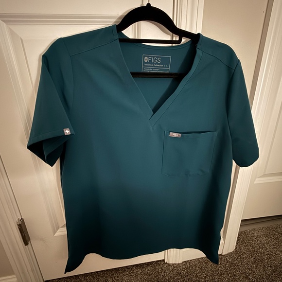 Catarina One-Pocket Scrub Top- Caribbean Blue - Picture 4 of 4